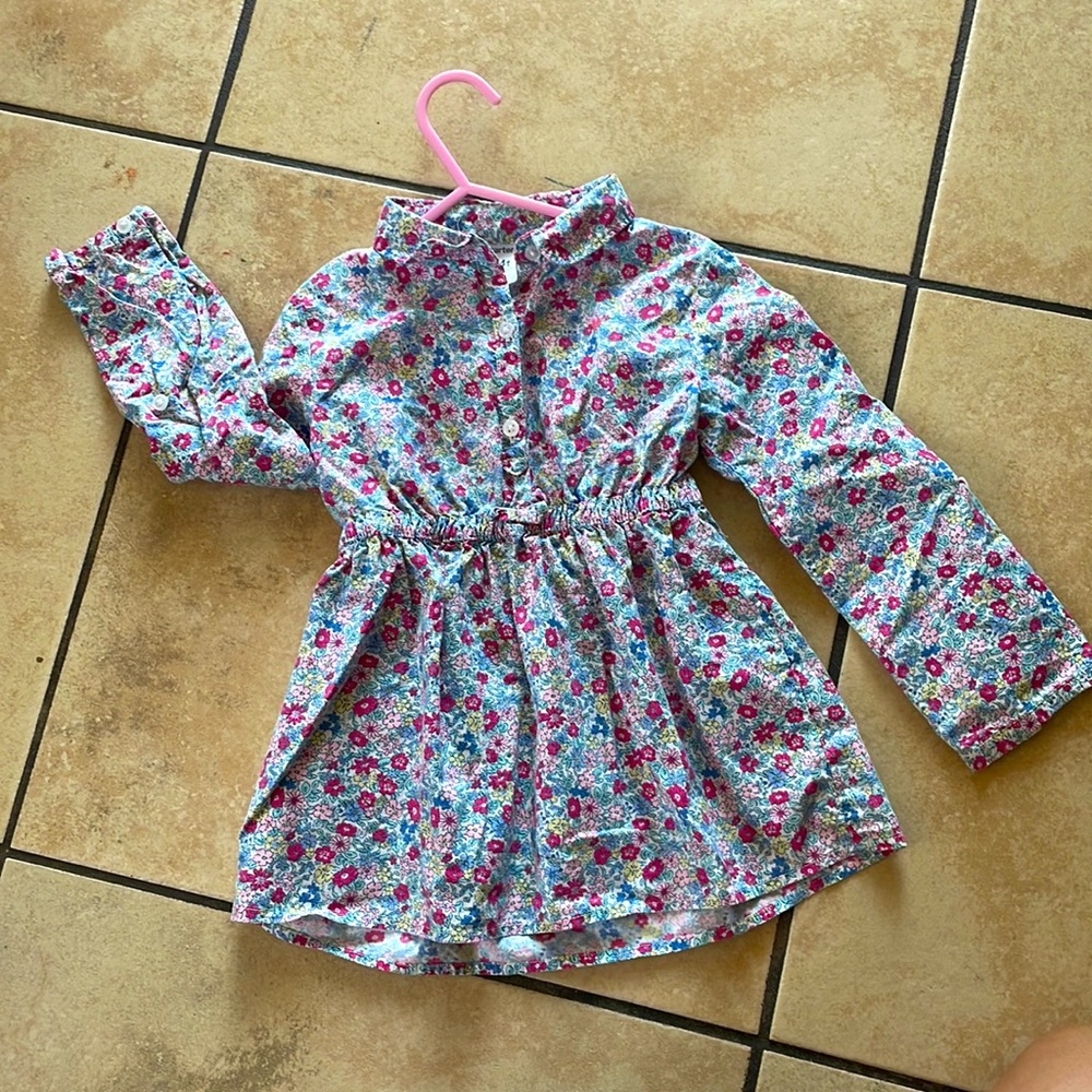 Carter’s cute floral top
